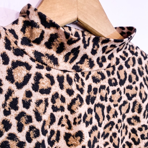 Super Soft Cheetah/Leopard Turtleneck - Medium - Picture 2 of 5